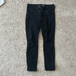 Old Navy High-Rise Rockstar Super Skinny Black Destroyed Jeggings. Size 4 petite